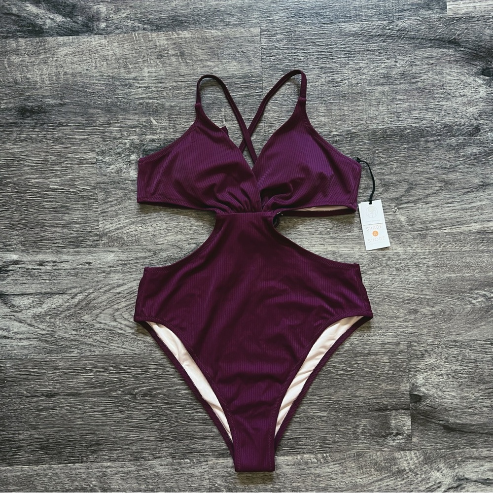 NWT Plunge Twist-Front Monokini One Piece Swimsuit